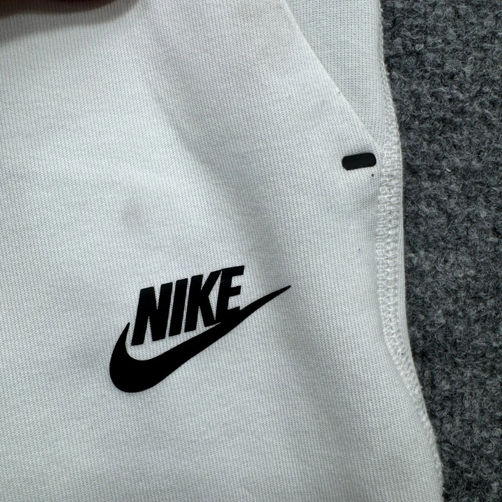 Nike Tech Fleece Jogger Pants Mens XL White Tapered Zipper Pocket Athletic